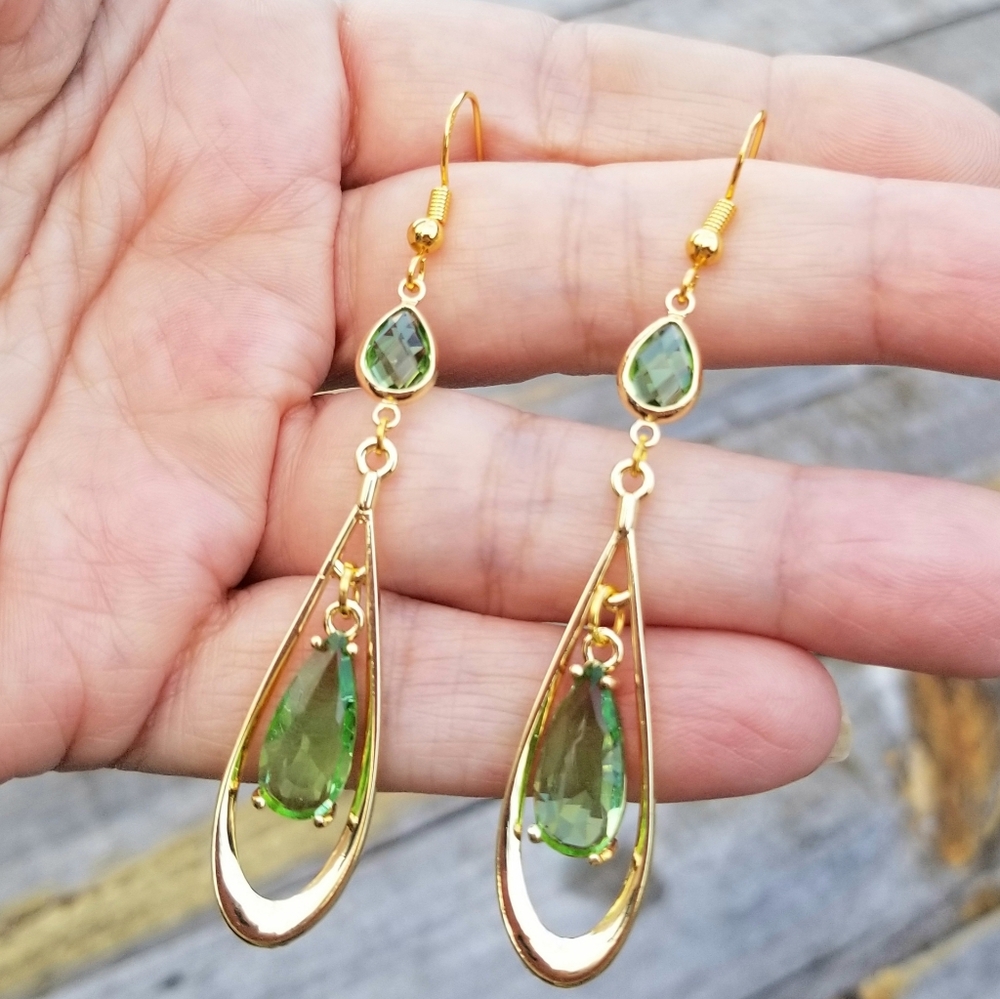 14k Gold Peridot Teardrop Dangle Earrings Peridot Earrings Peridot Jewelry
